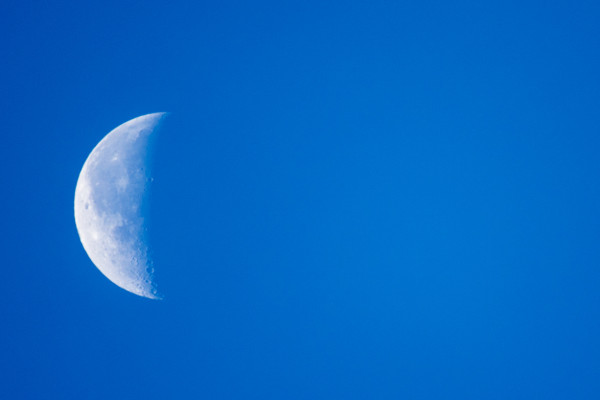 Behind The Beauty Of The Moon (365:036)